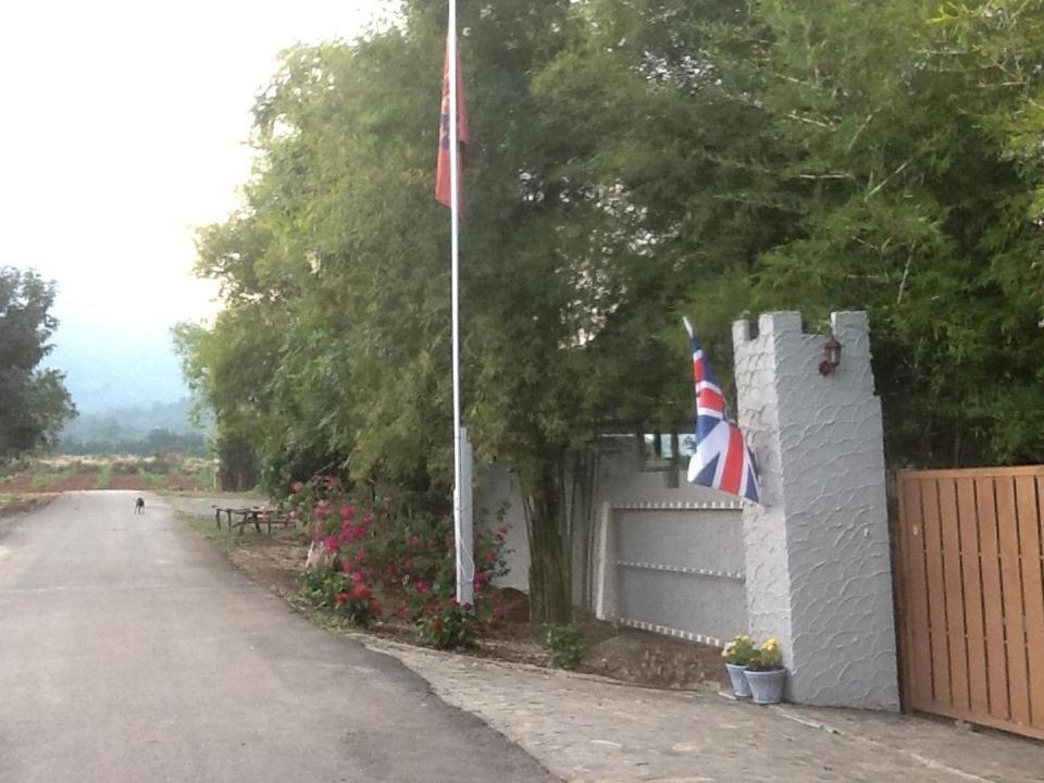 Thai Castle Resort Ban Thap Sila Exterior photo