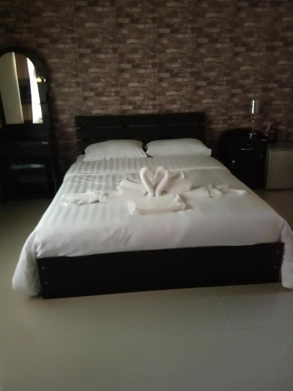 Thai Castle Resort Ban Thap Sila Exterior photo